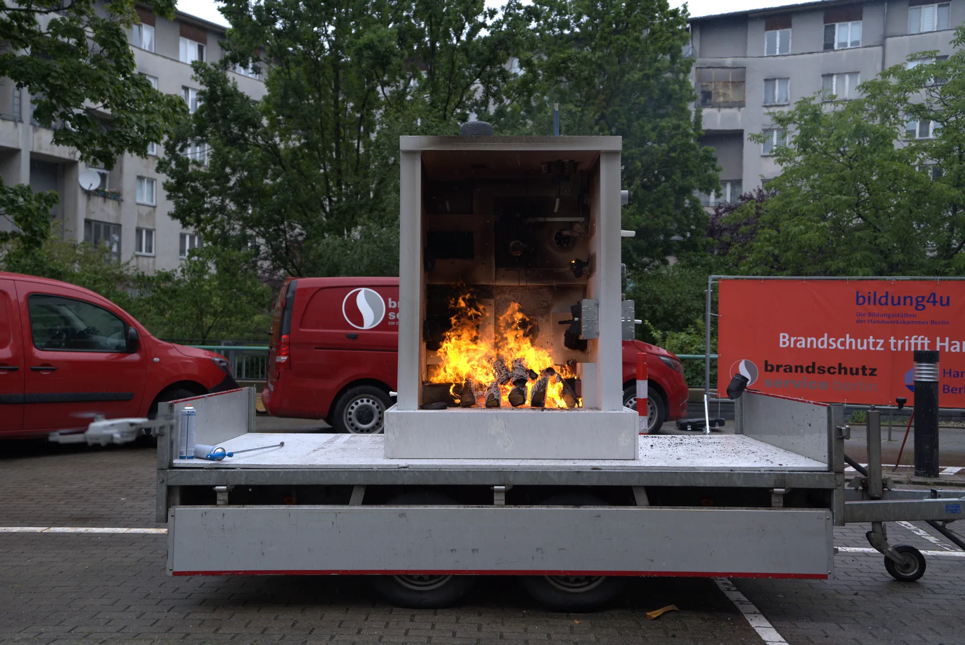 Live-Brandsimulation an der Handwerkskammer Berlin – Aktion „Brandschutz trifft Handwerk“ von Brandschutz Service Berlin